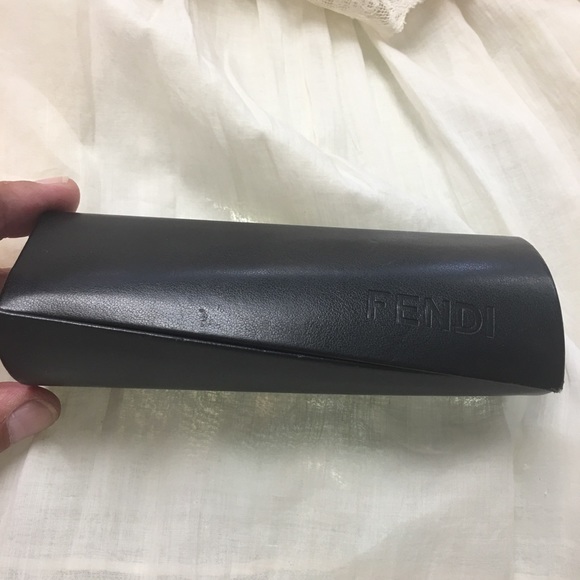 Fendi eyeglass case - Picture 3 of 4